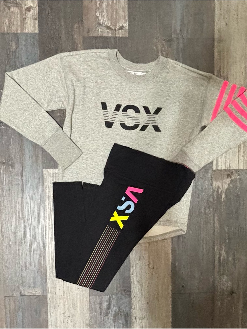 Women’s Victory Gray Logo Sweatshirt & Black Leggings Set - Gray/Black